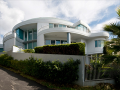 WATERFRONT HOUSE