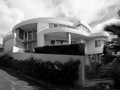 WATERFRONT HOUSE